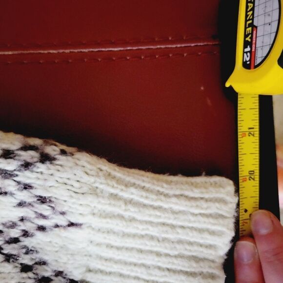 Fairisle Thick  Cozy Cream Patterned Knit Sweater - Picture 6 of 8